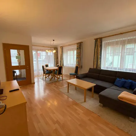 Hotel-garni Versail מלון 3*