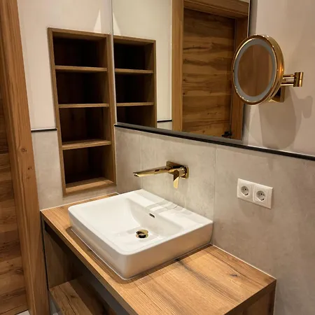 Hotel-garni Versail מלון 3*