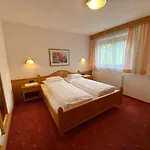 Hotel Hotel-garni Versail 3*
